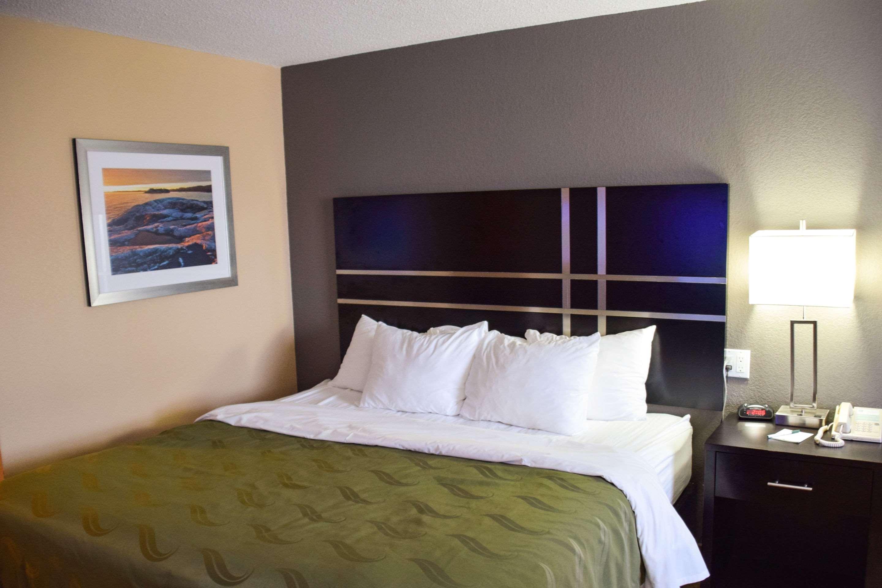 Quality Inn Bracebridge Εξωτερικό φωτογραφία