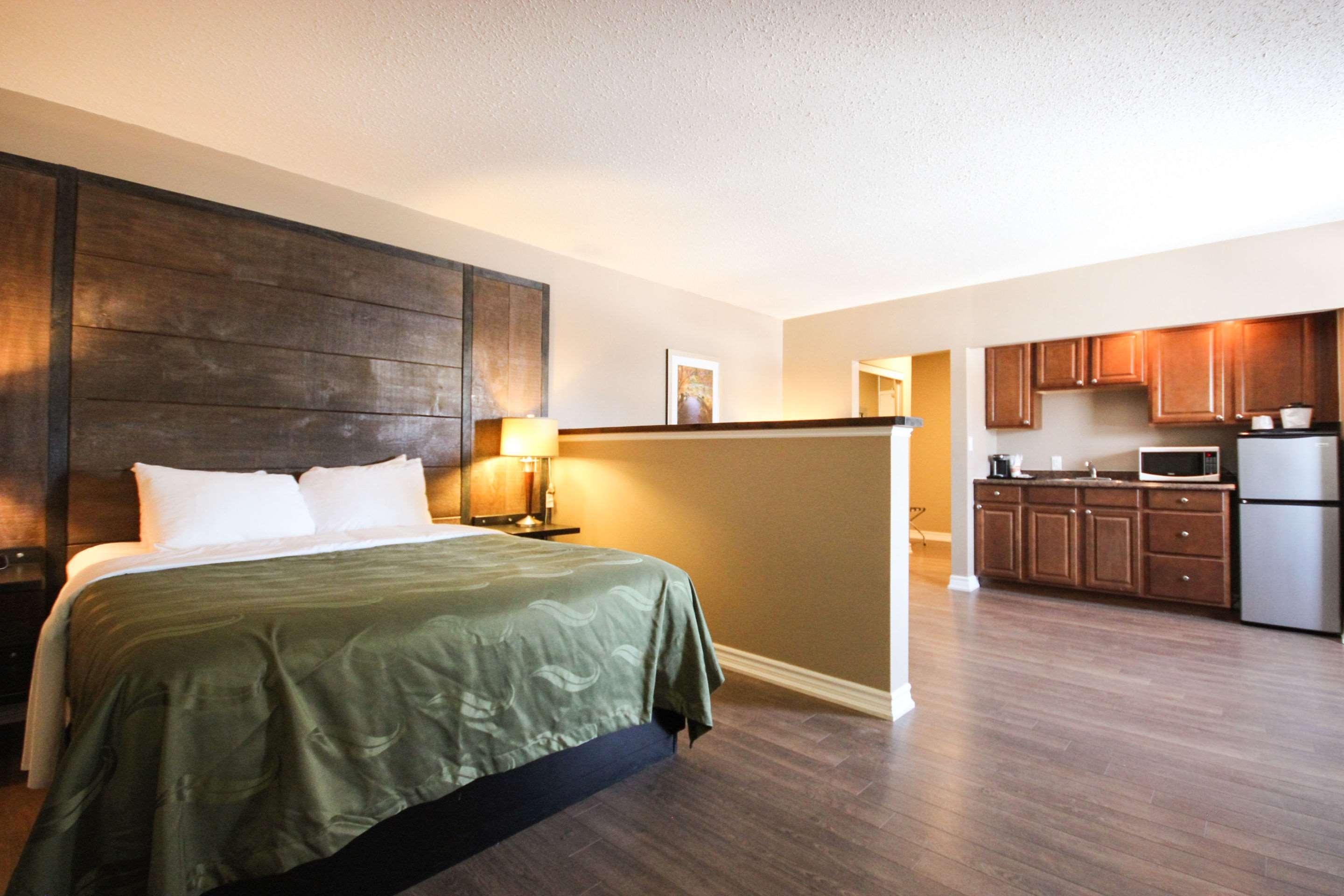 Quality Inn Bracebridge Εξωτερικό φωτογραφία