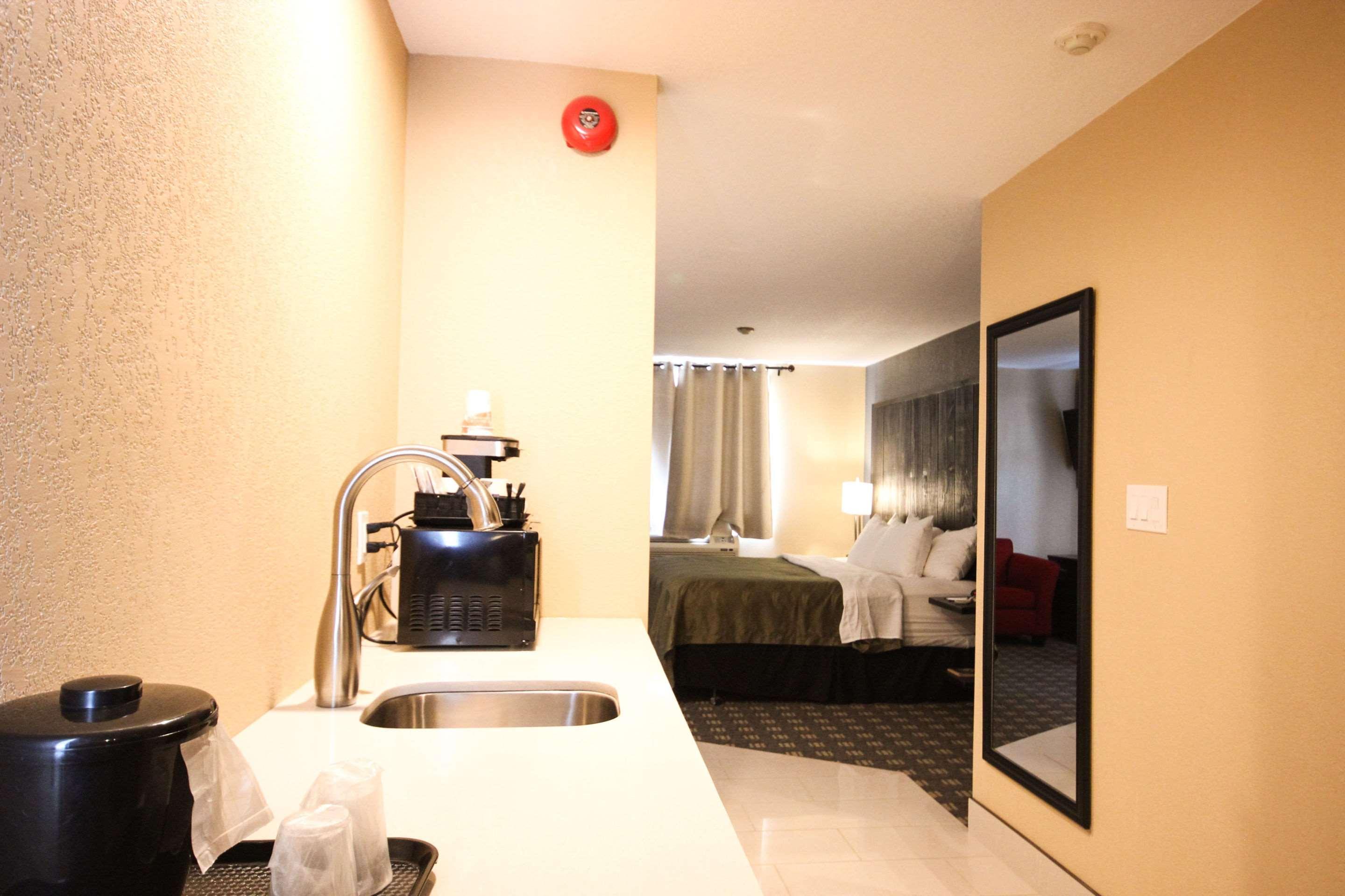 Quality Inn Bracebridge Εξωτερικό φωτογραφία
