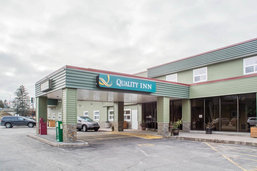 Quality Inn Bracebridge Εξωτερικό φωτογραφία
