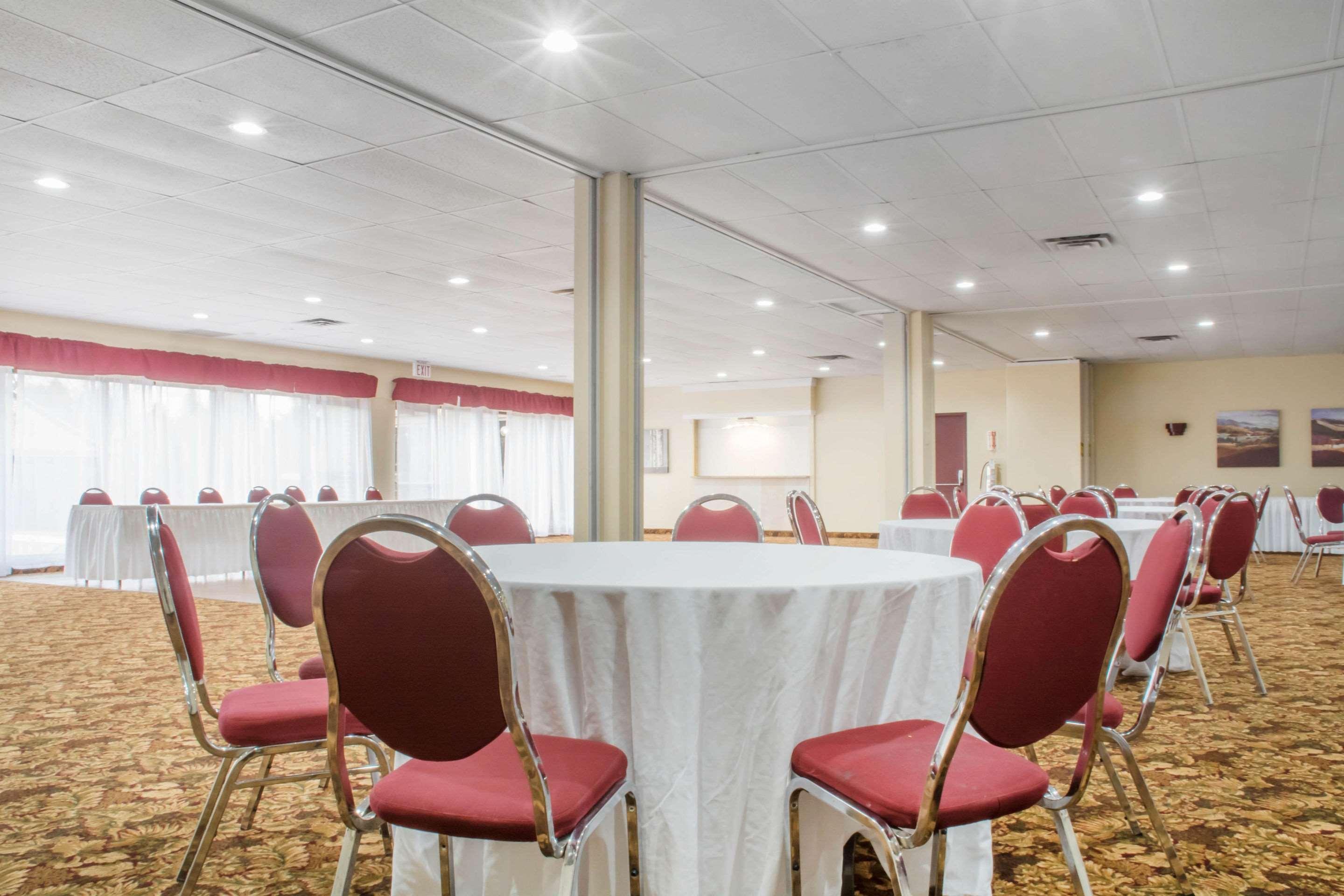 Quality Inn Bracebridge Εξωτερικό φωτογραφία